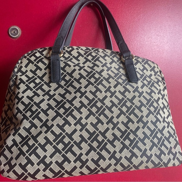 Tommy Hilfiger sharp Black and Cream canvas monogram spacious satchel - Picture 3 of 9